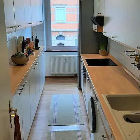 Kwatera prywatna Gemuetliches, Moebliertes Wg-zimmer In Zentraler 4er Wg